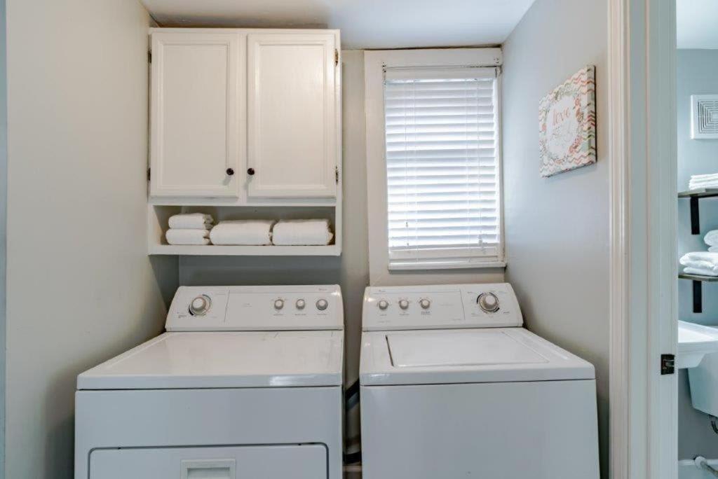 Dauphin District Darling #4 Downtown, Dining Apartment Mobile Exterior photo