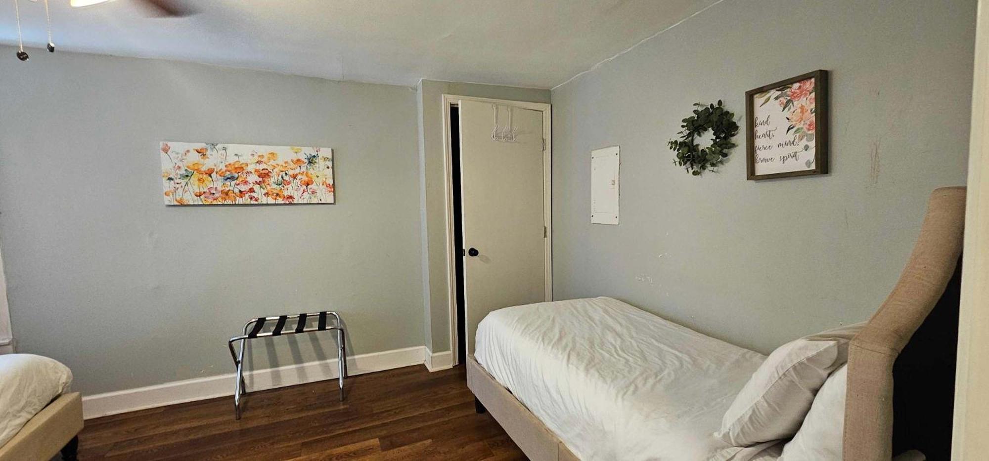 Dauphin District Darling #4 Downtown, Dining Apartment Mobile Exterior photo