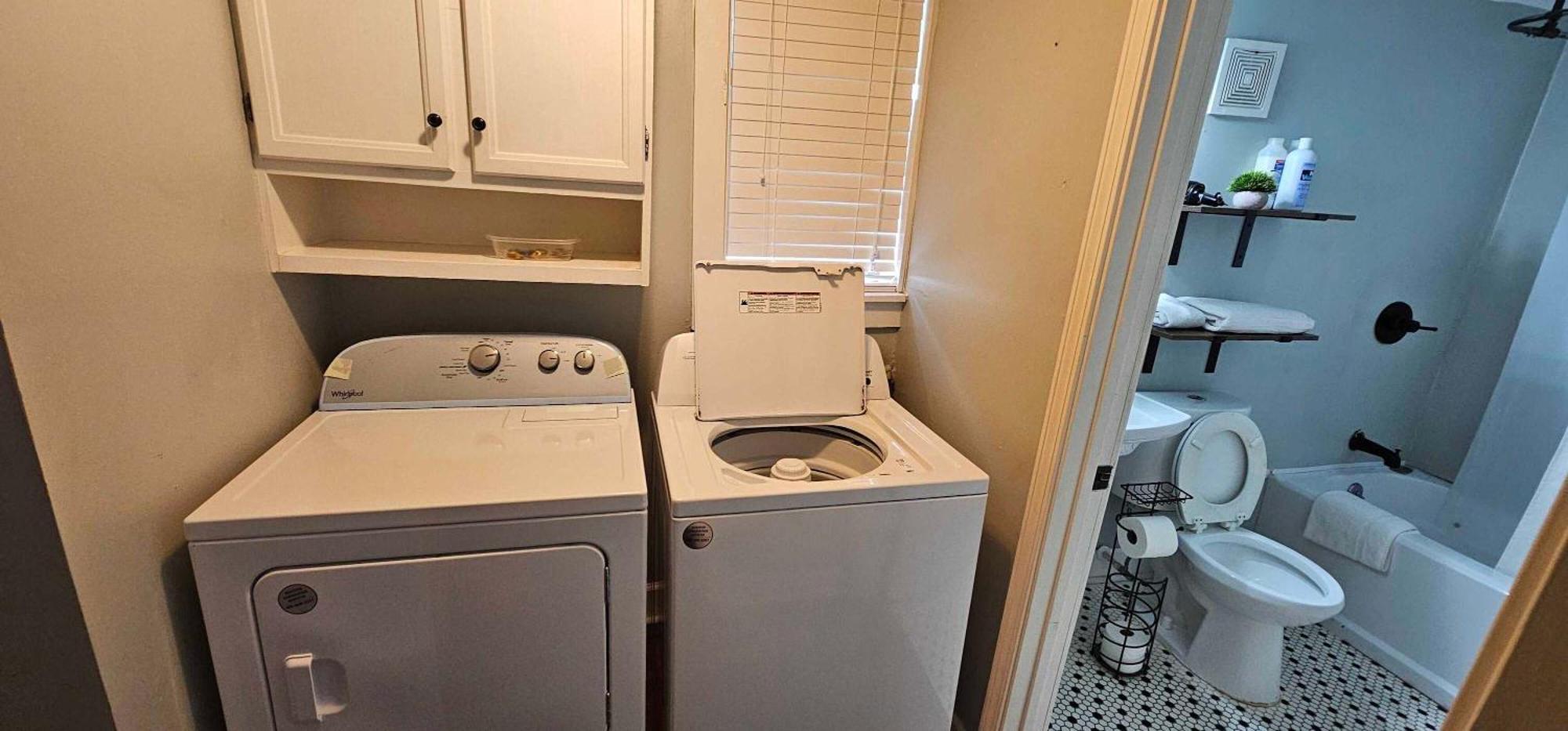 Dauphin District Darling #4 Downtown, Dining Apartment Mobile Exterior photo
